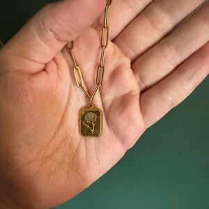 Gold plated necklace with rose pendant